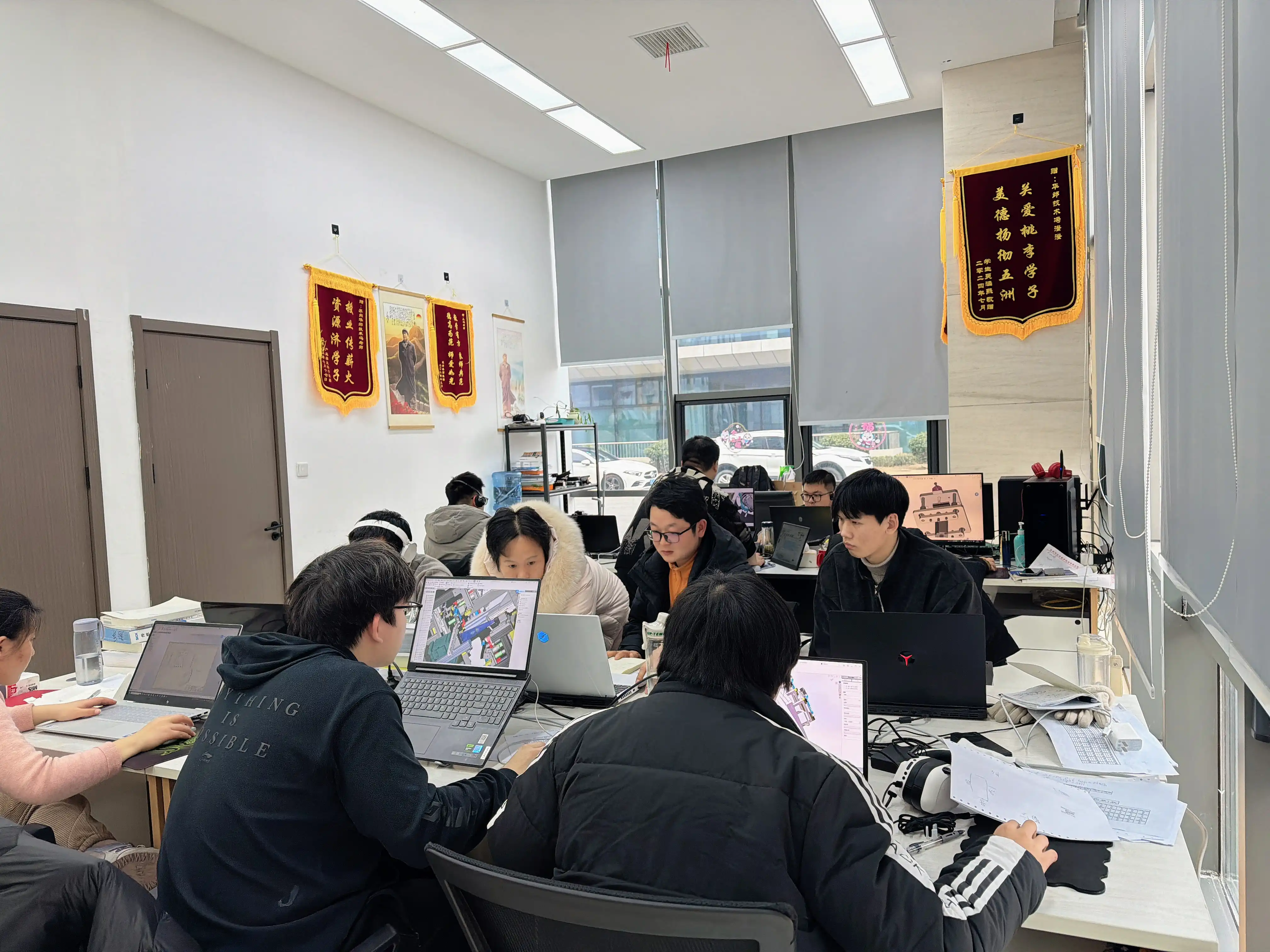 0bcc79732da489f518bedb35fecc7310.jpg